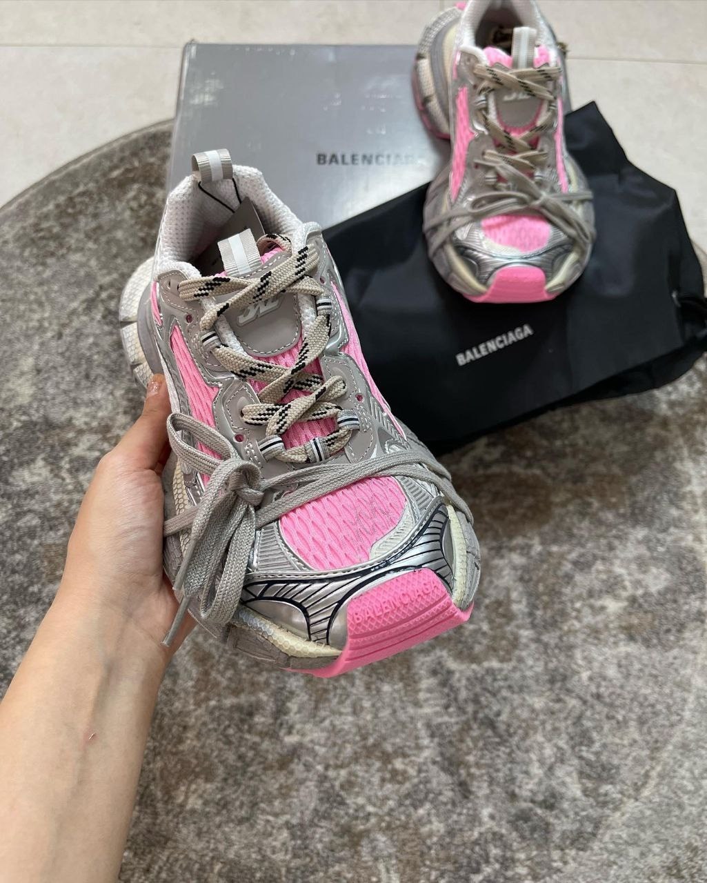 женские кроссовки balenciaga 3xl серебристые с розовым,женские кроссовки balenciaga 3xl серебристые с розовым lm-18153,кроссовки 3xl balenciaga серый/розовый/белый,кроссовки женские balenciaga,серо-ро