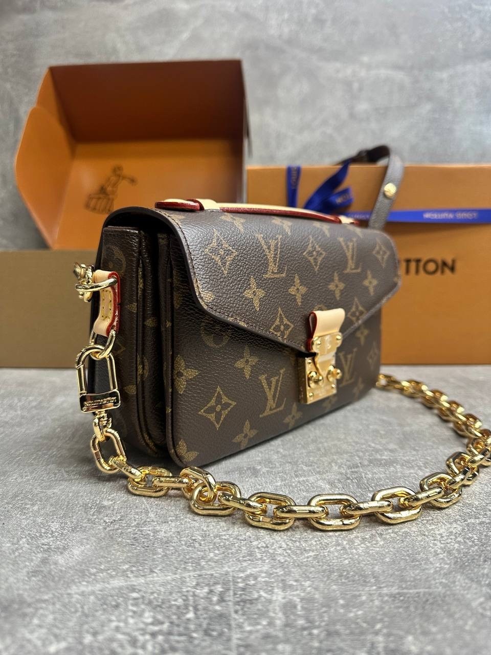 louis vuitton сумка,женская сумка louis vuitton,сумка на плечо louis vuitton,сумка pochette metis east west louis vuitton,сумка багет луи виттон