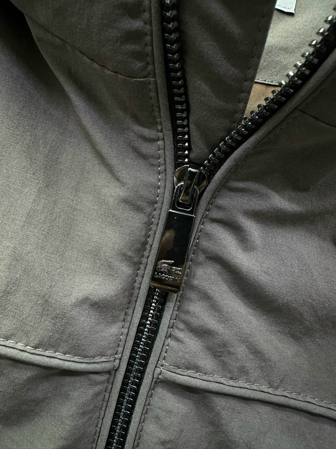 куртка,куртка мужская,куртка мужскaя демисезонная,ветровка хуго босс мужская,ветровка arcteryx gore tex