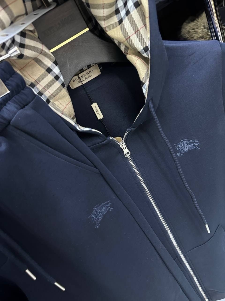 мужские спортивные костюмы,спортивные костюмы,спортивный костюм burberry,спортивный костюм tom ford