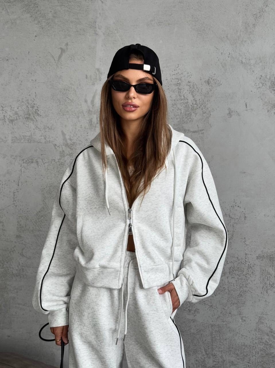 стильные костюмы,спортивные костюмы женские,спортивные костюм,костюм белый,женские костюмы