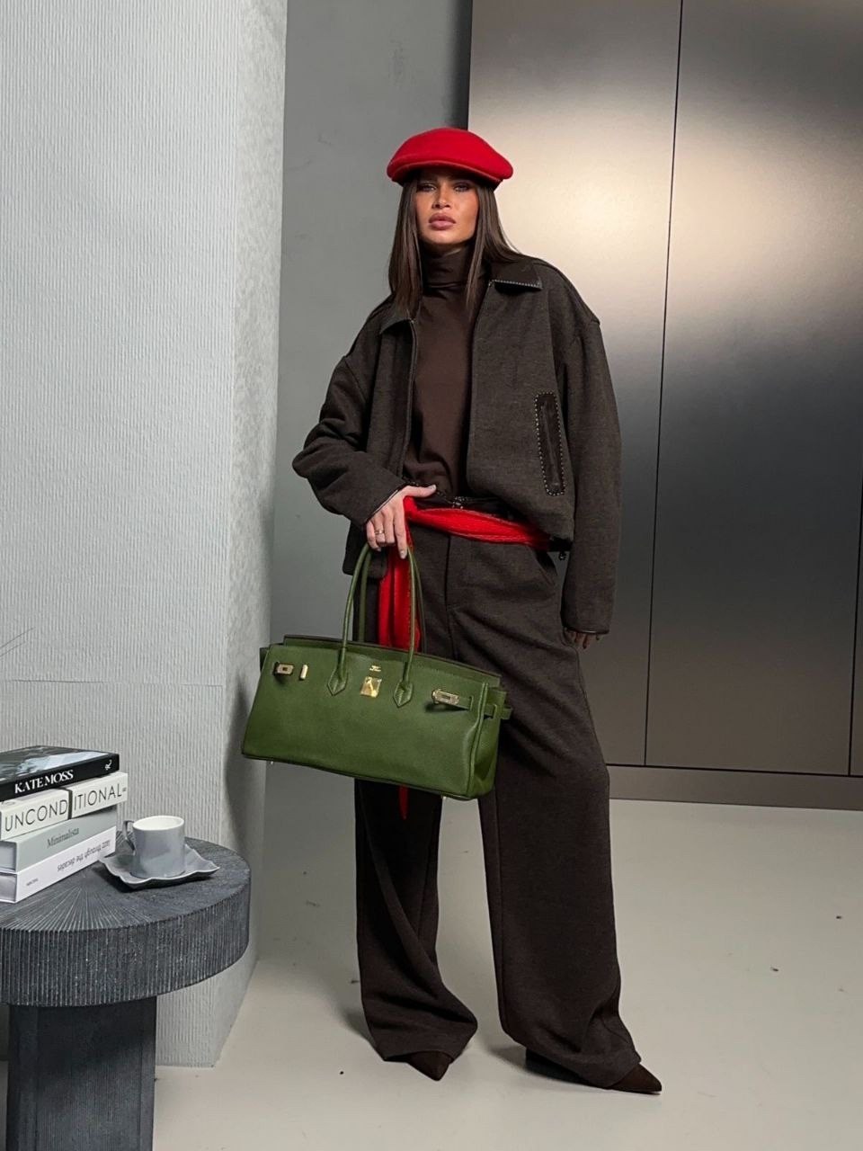 жакет стильный,брючный костюм,укороченный жакет из костюмной ткани шоколадного цвета annete a5210,женское пальто