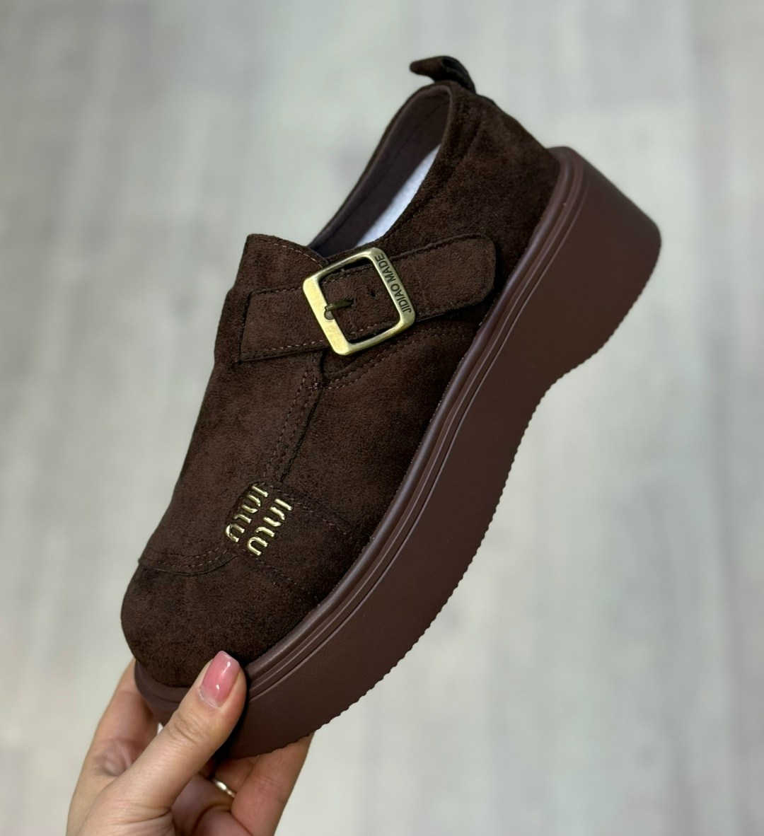 ,лоферы замш,замшевые лоферы miu miu на высокий подошве и фирменной фурнитурой,женская , женская лоферы замш