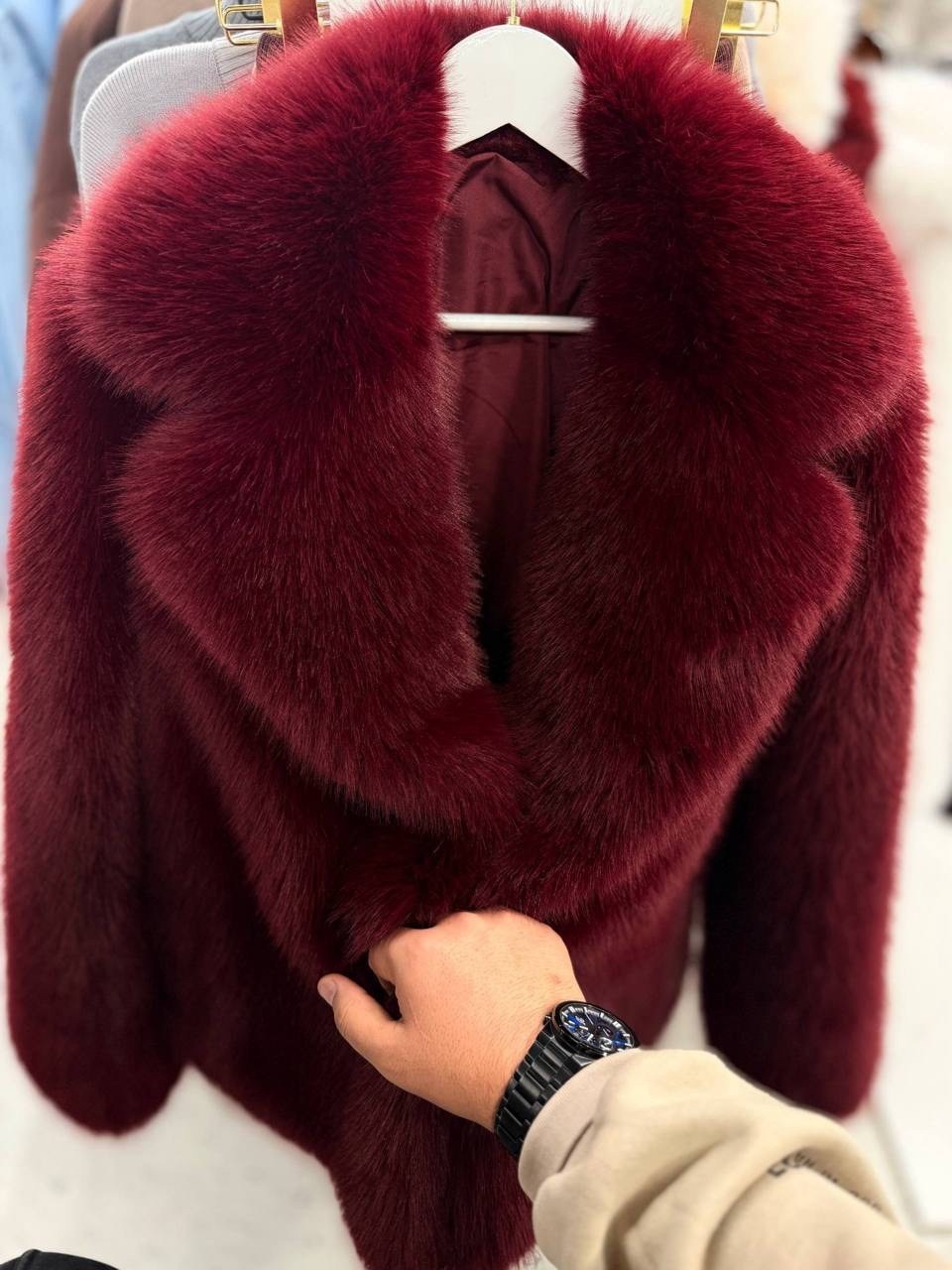 шуба красная,шуба искусственная,бордовая шуба,шубка,искусственная шуба бордовая