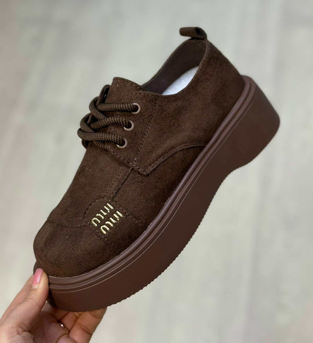 ,лоферы замш,замшевые лоферы miu miu на высокий подошве и фирменной фурнитурой,женская , женская лоферы замш