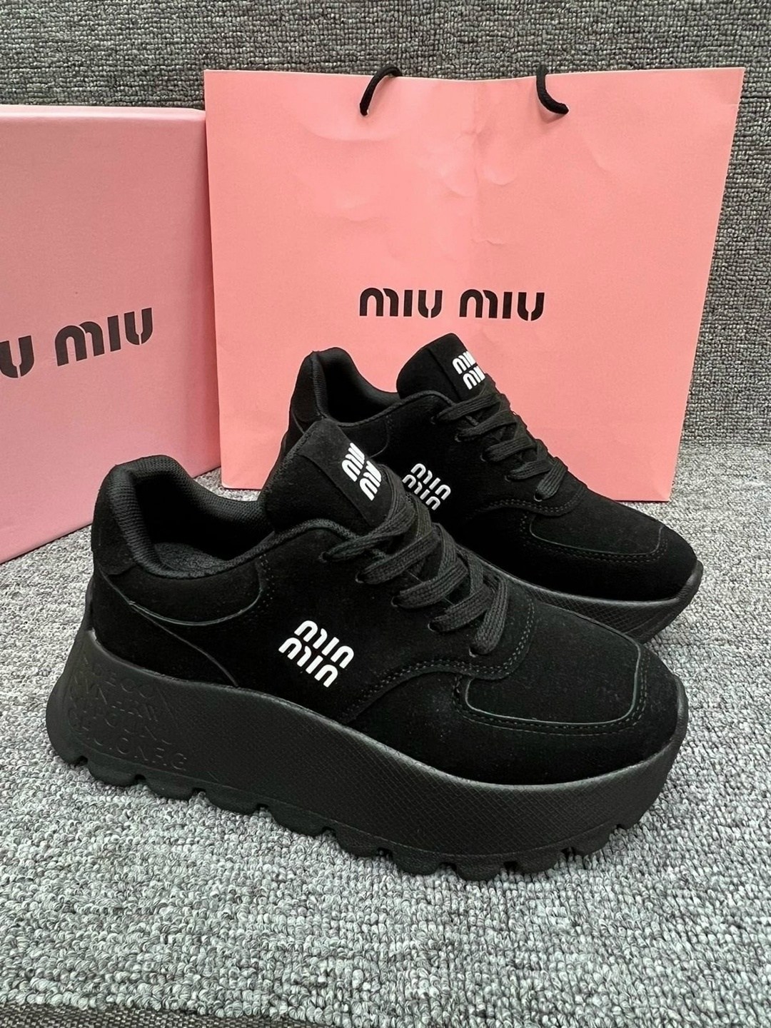 женские кроссовки miu miu,кроссовки женские,кроссовки модные,кроссовки miu miu,