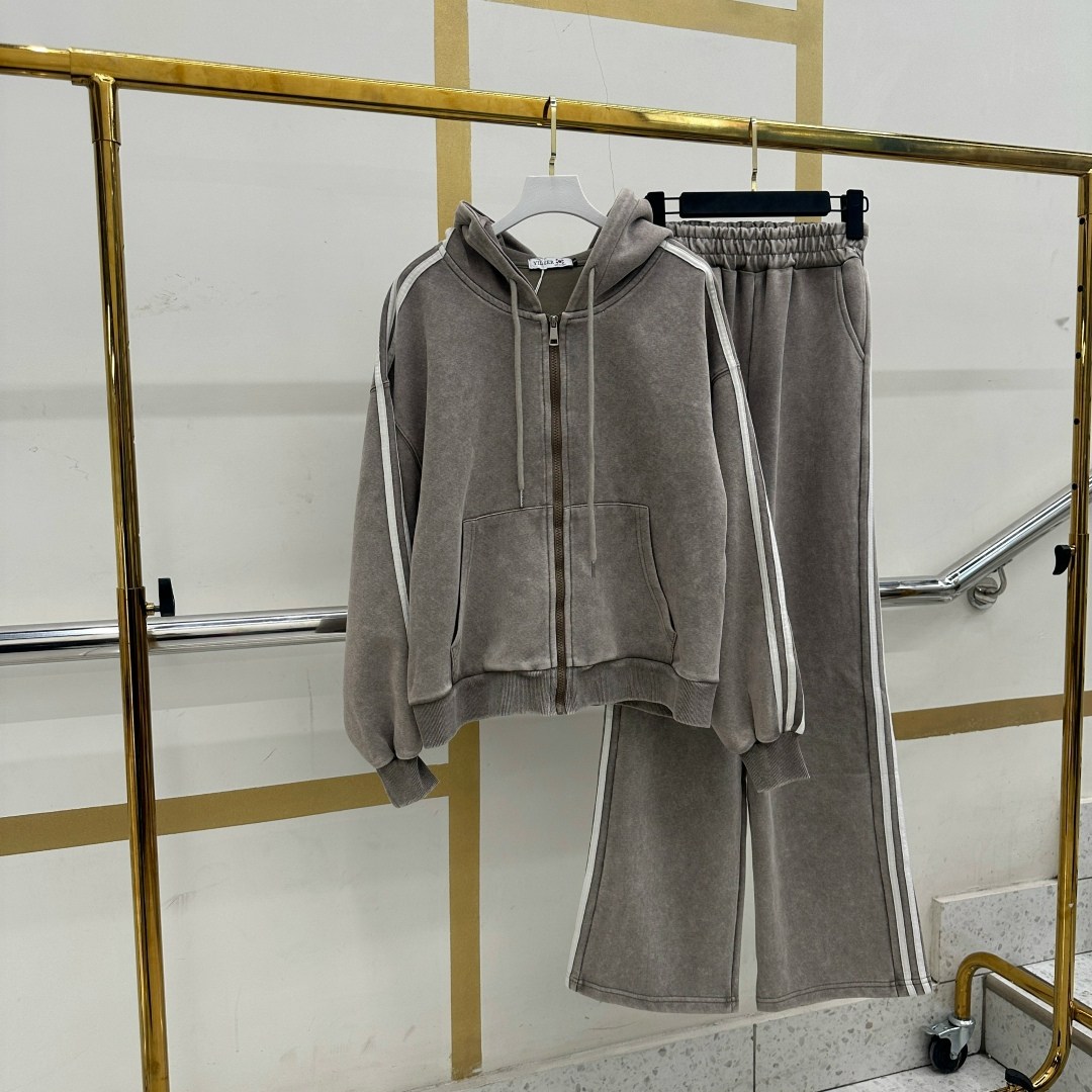 велюровый костюм,велюровый спортивный костюм,костюм женский спортивный,спортивный костюм,женский костюм