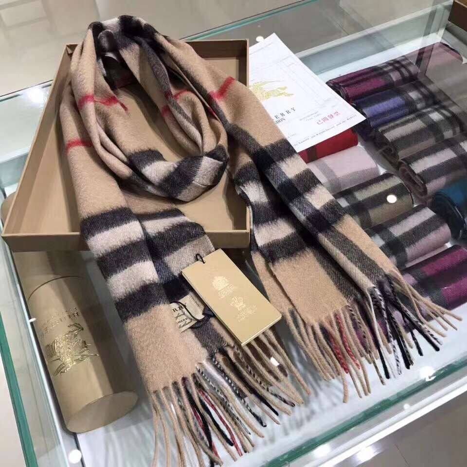 кашемировый шарф burberry,шарф burberry зимний,burberry шарф,палантин барберри оригинал кашемир,новый осенний шарф burberry модный женский кашемировый шарф в стиле