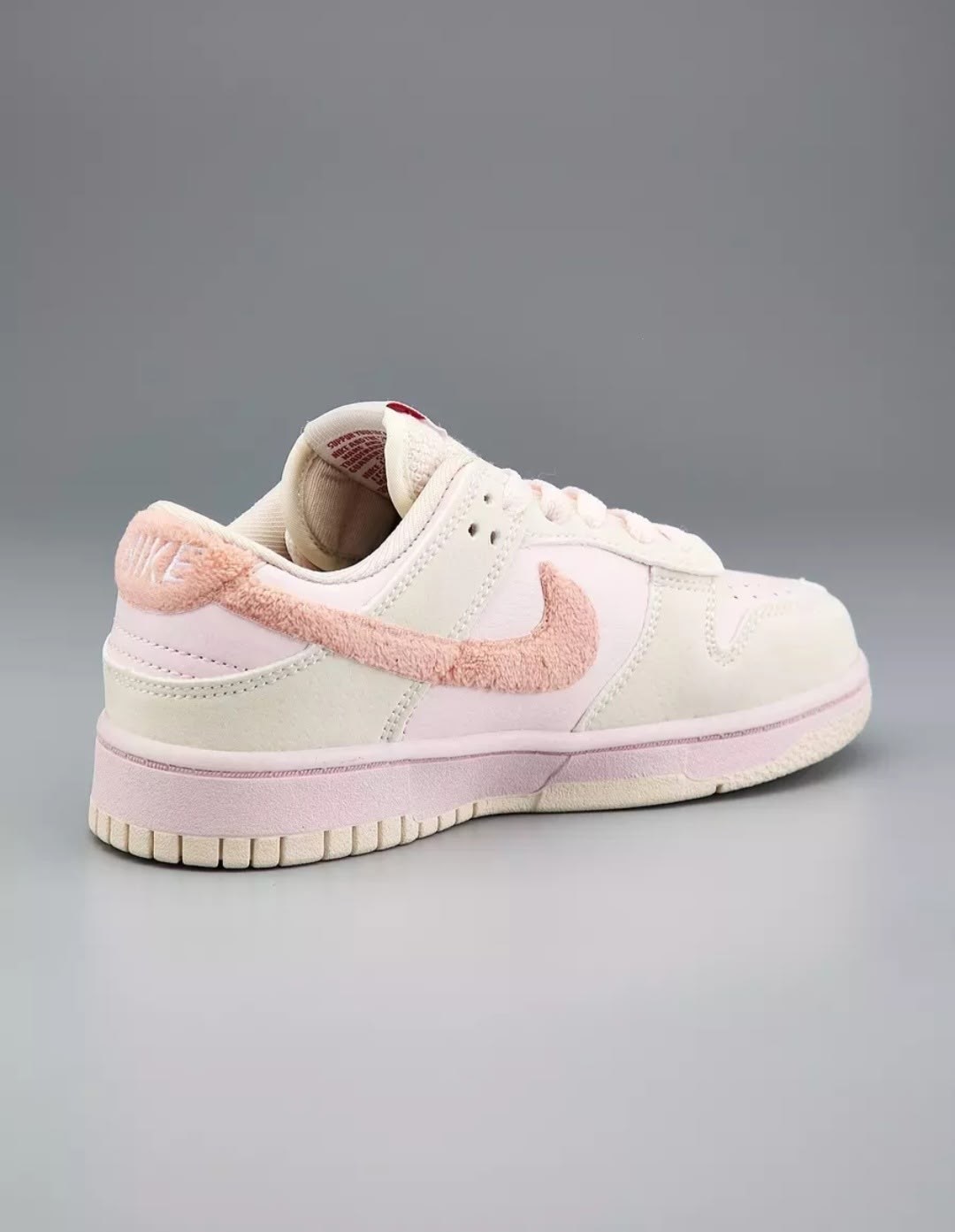 кроссовки nike sb dunk low wmns pink / white,женские кроссовки w nike dunk low light soft pink dd1503-600,розовые данки найк,кроссовки nike dunk low gs 'pink velvet' розовый,кроссовки