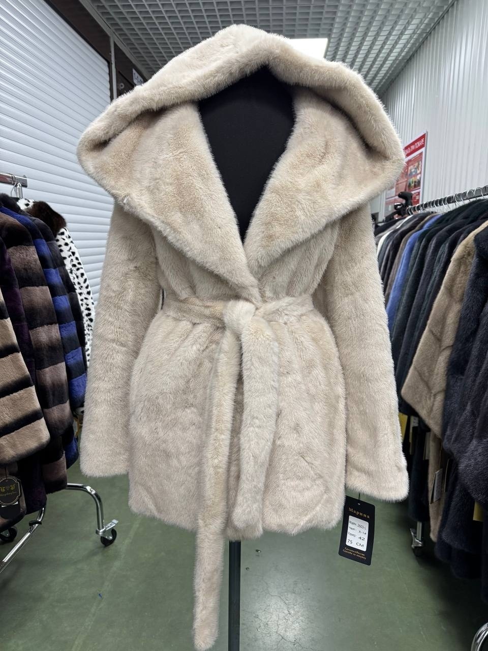шуба,шуба из эко меха под норку,норковая шуба,шуба из меха норки с капюшоном,норковая шуба с капюшоном