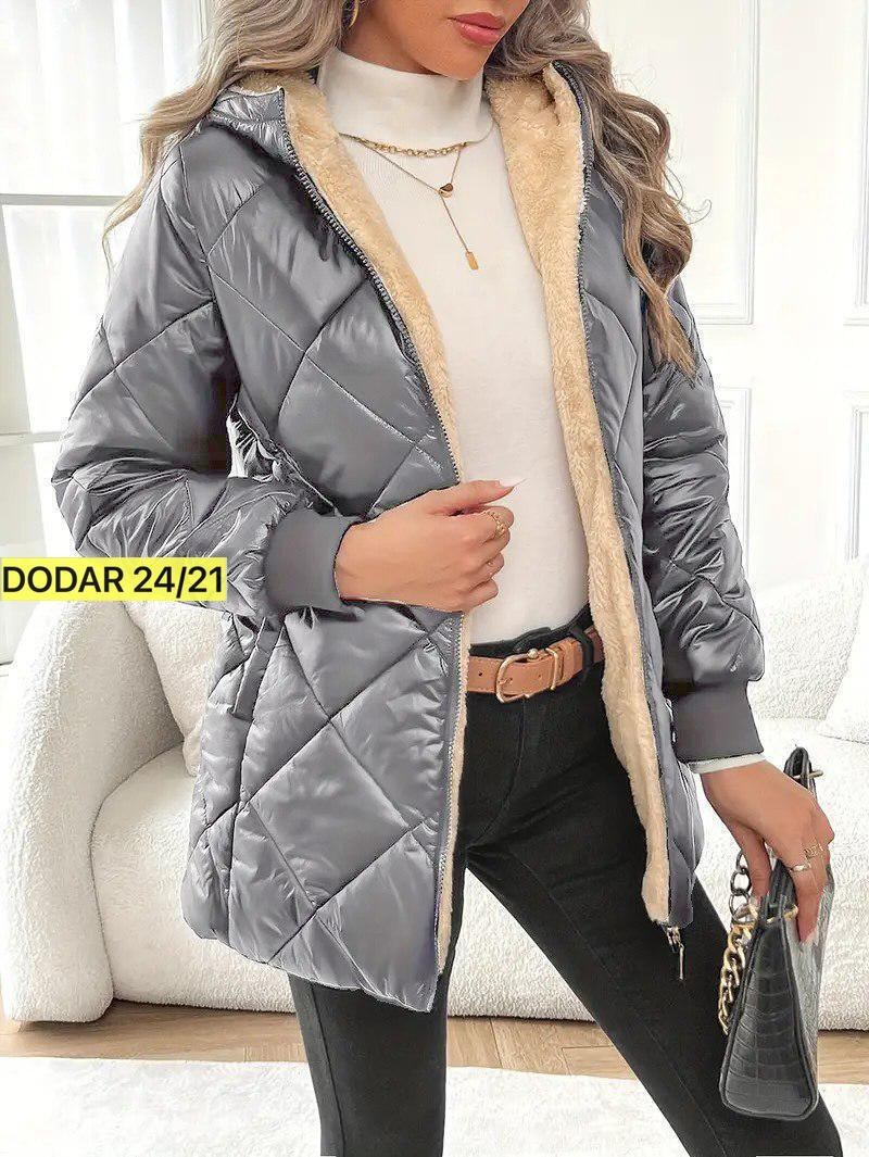 демисезонная куртка,стеганая куртка с капюшоном,куртка женская,куртка модная,теплая куртка