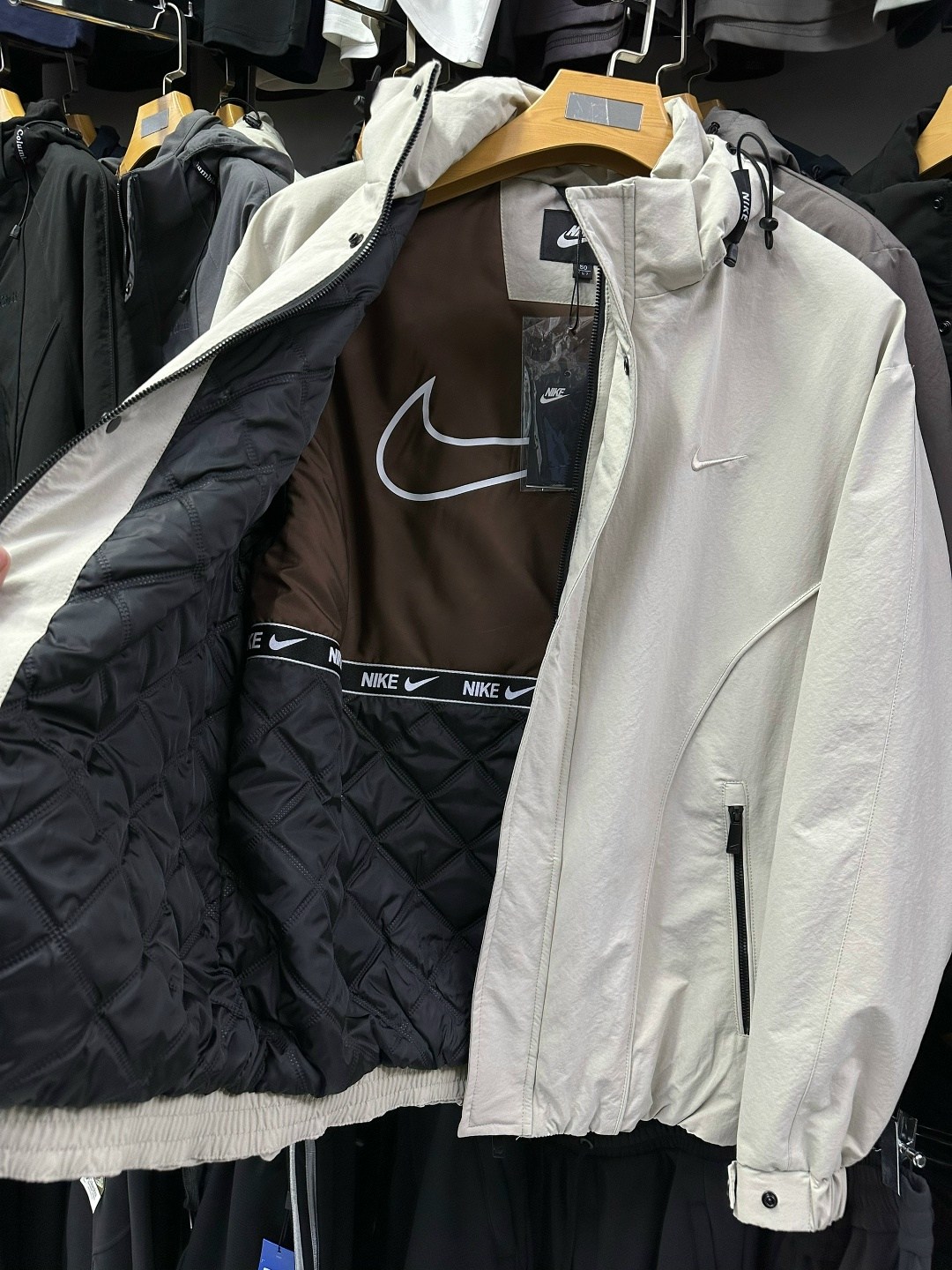 демисезонная куртка,куртка мужская,куртка спортивная,куртка,легкая куртка