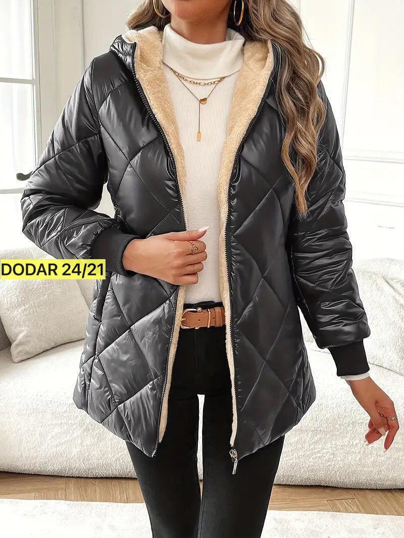 демисезонная куртка,стеганая куртка с капюшоном,куртка женская,куртка модная,теплая куртка