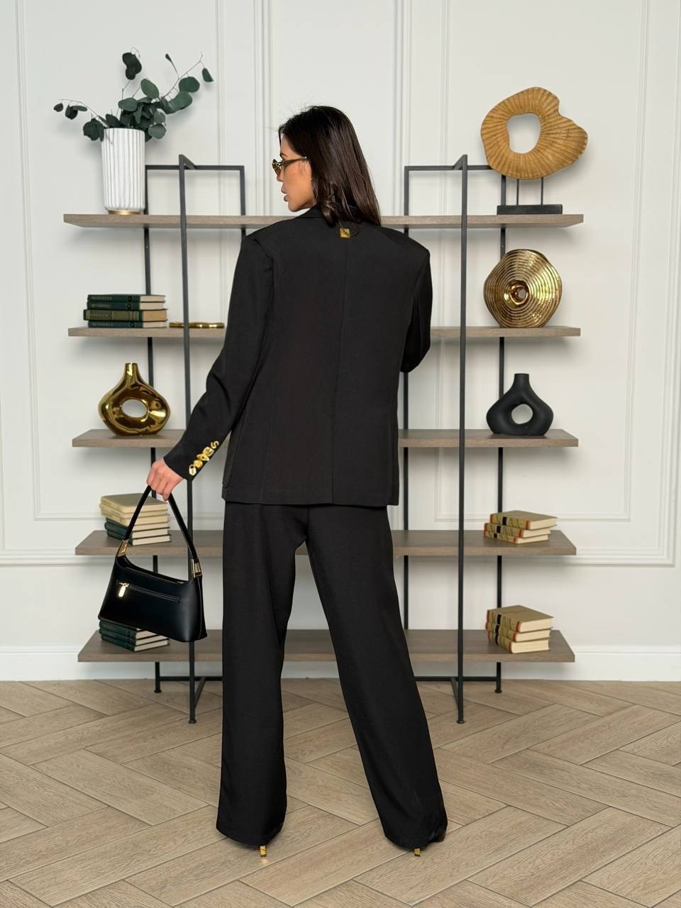 женский брючный костюм gizart 1137a,женский брючный костюм,классический костюм женский,черный брючный костюм с золотыми пуговицами для женщин,черный брючный костюм с золотыми пуговицами maritel