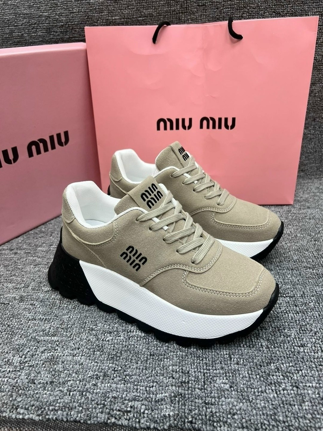 женские кроссовки miu miu,кроссовки женские,кроссовки модные,кроссовки miu miu,