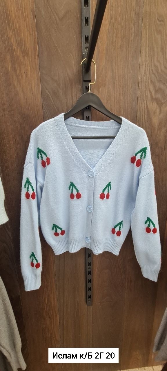 кардиган с вишенками,кардиган короткий на пуговицах с вишенками bye kitty,кардиган с вишнями,женский осенний вязаный кардиган с вышивкой вишни,женский трикотажный кардиган с вышивкой вишни