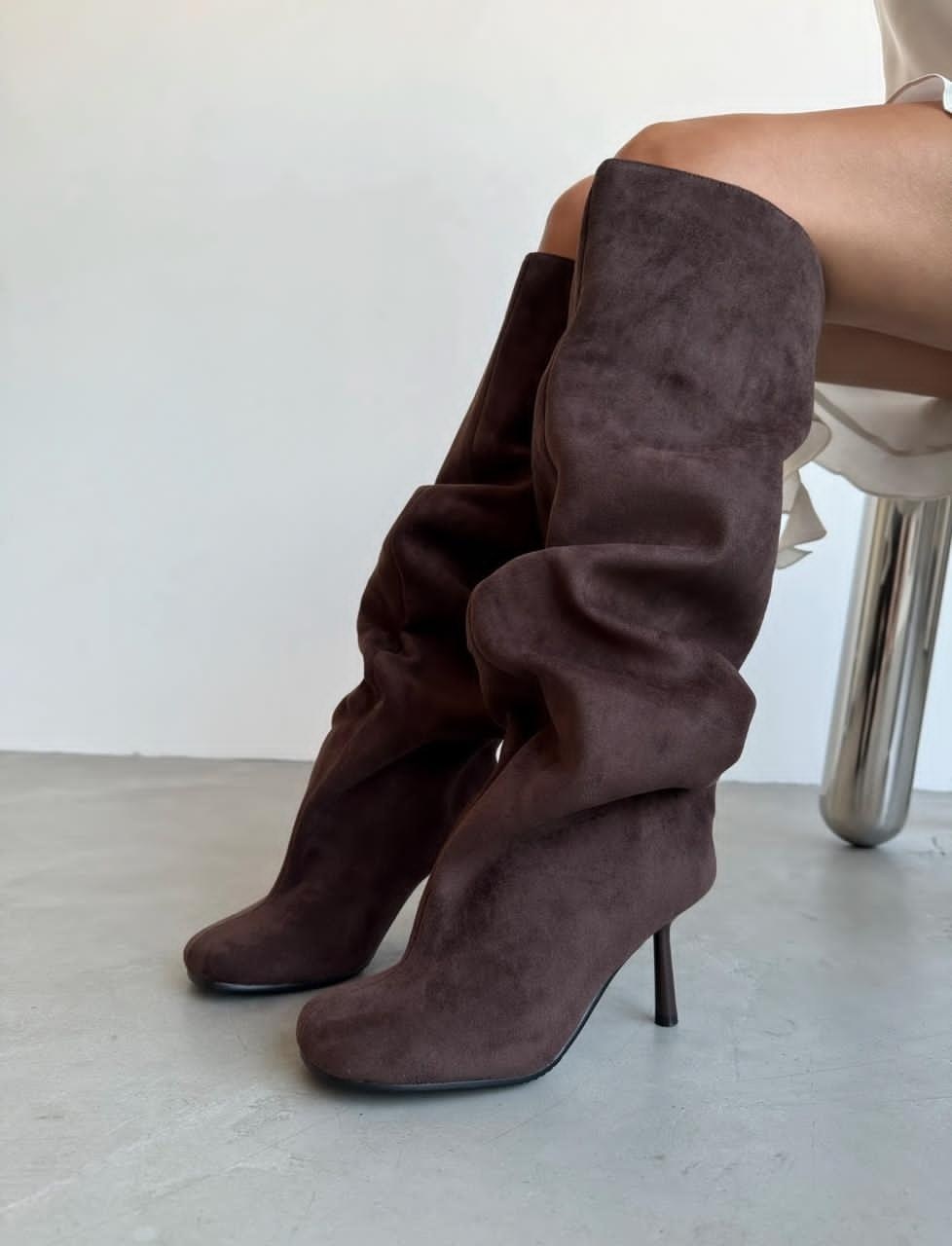 сапоги демисезонные на каблуке замшевые трубы me lamo,демисезонные шоколадные коричневые сапоги высокие сапоги трубы ботфорты замшевые высокий каблук,сапоги демисезонные на каблуке замшевые,замшевые с