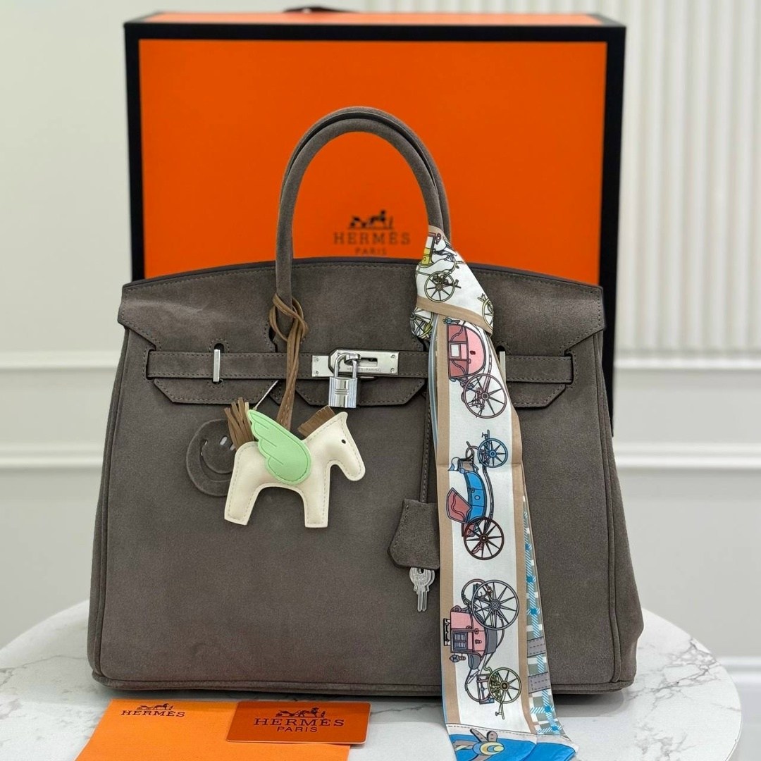 hermes сумка,сумки эрмес замшевая,женская сумка hermes,сумка гермес биркин с лошадью,сумка эрмес биркин с платком