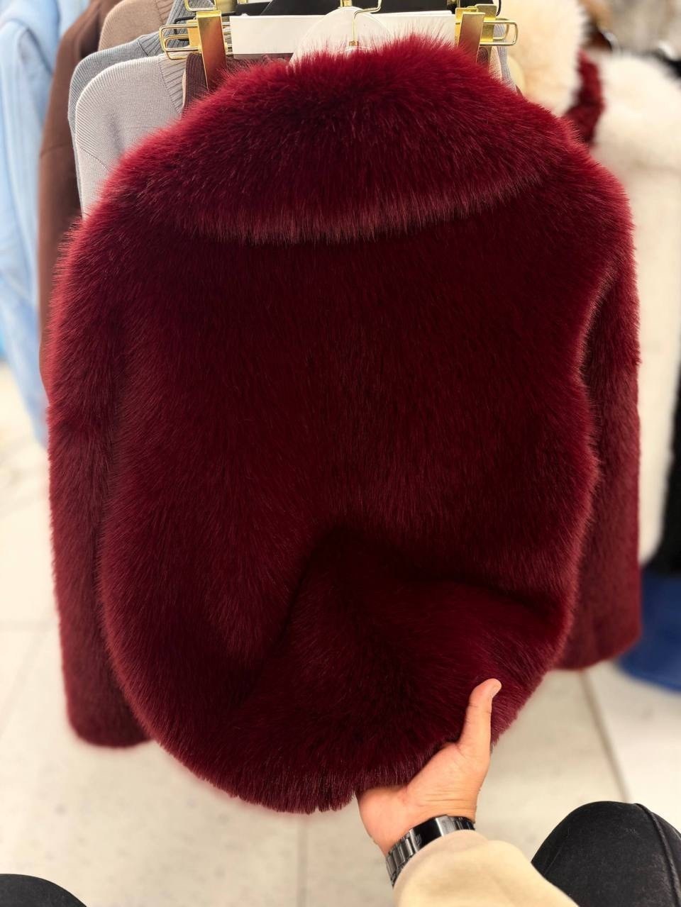 шуба красная,шуба искусственная,бордовая шуба,шубка,искусственная шуба бордовая