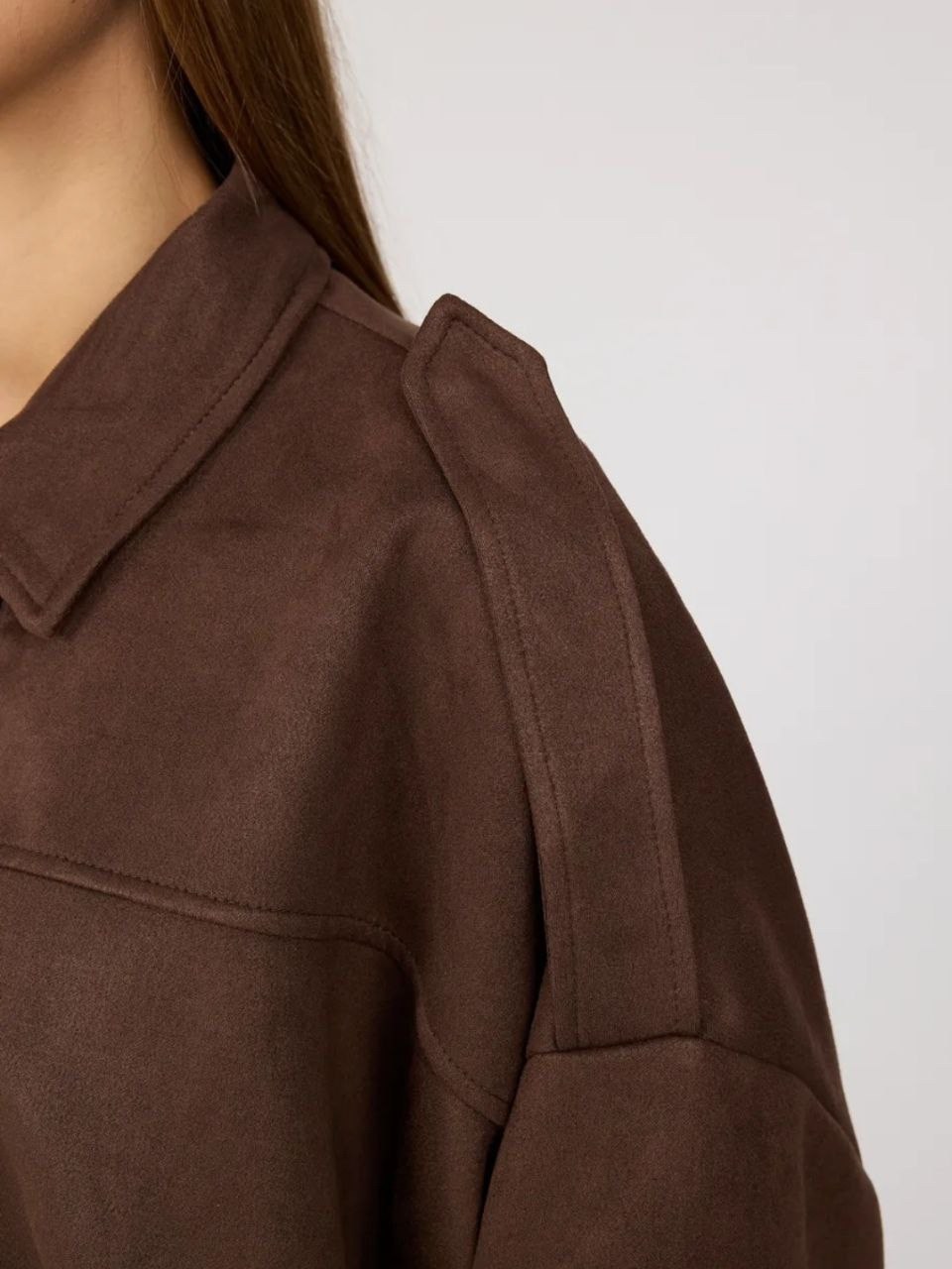 куртка бомбер,куртка бомбер демисезонная оверсайз замшевый niu,замшевая куртка,бомбер замшевый оверсайз ponto russo,коричневая свободная куртка из искусственной кожи