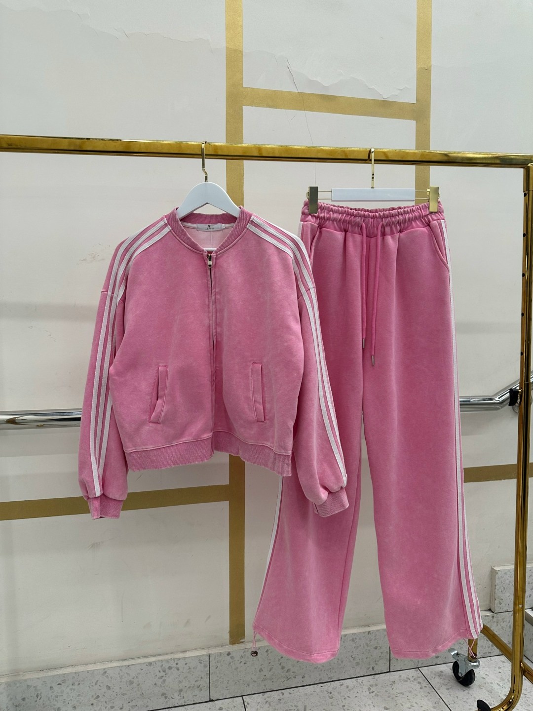 adidas burgundy velour tracksuit,адидас велюровая,велюровый спортивная костюм,бархатный костюм адидас,adidas originals beckenbauer tracksuit velour maroon white size m