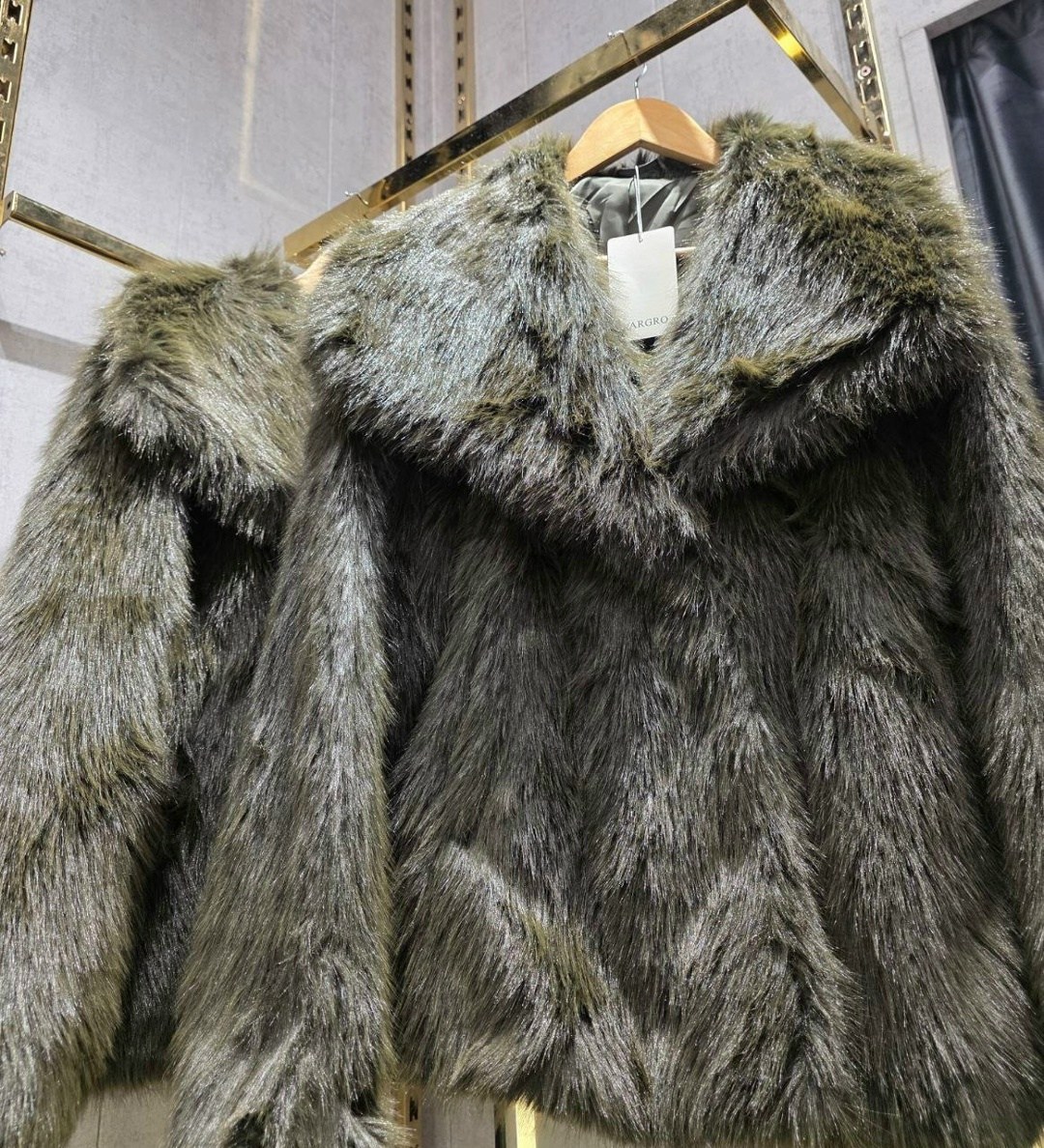 мужская шуба из койота,мужская зеленая шуба с мехом енота,енот шуба,мужская шуба в стиле волка,мужская шуба