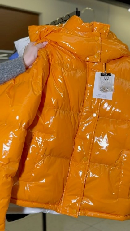 пуховик монклер оранжевый,оранжевый пуховик,orange moncler puffer jacket,куртка пуховик,оранжевый пуховик женский