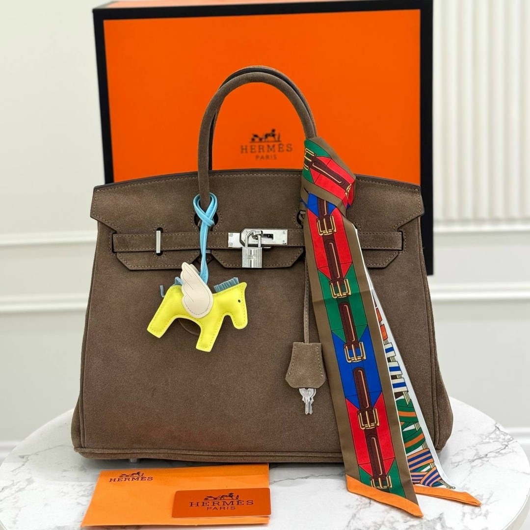 hermes сумка,сумки эрмес замшевая,женская сумка hermes,сумка гермес биркин с лошадью,сумка эрмес биркин с платком