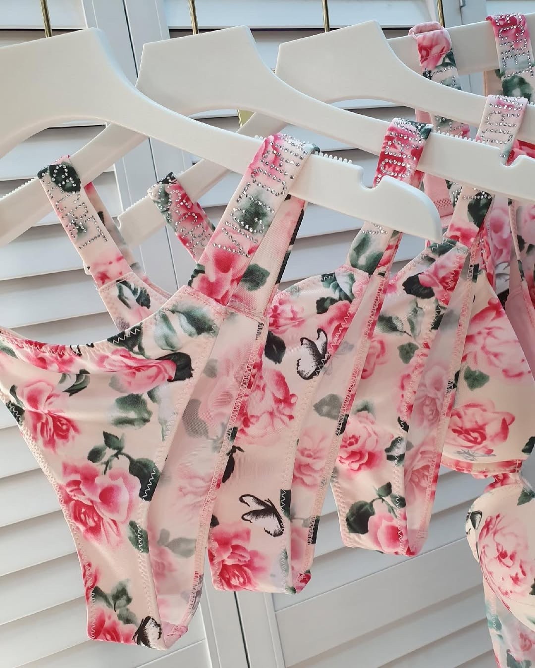 бюстгальтер,комплект бюстгальтер,бюстгальтер для женщин,комплект нижнего белья,комплект нижнего белья женские