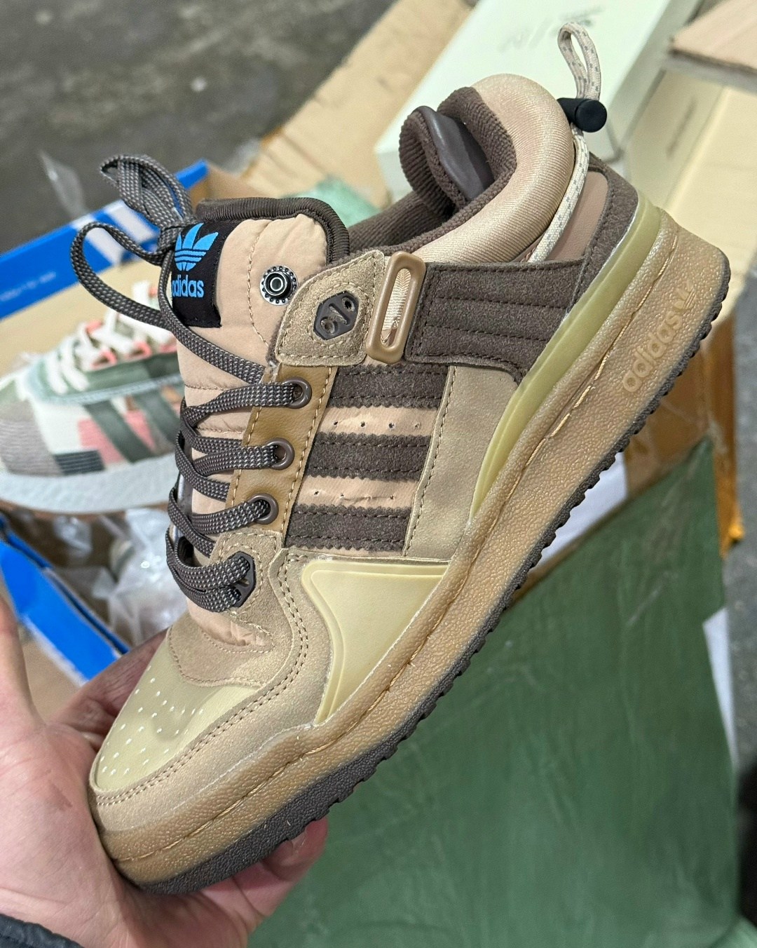 кроссовки adidas,кроссовки адидас,кроссовки адидас bad bunny,adidas forum low bad bunny коричневые,кроссовки bad bunny x adidas forum buckle low