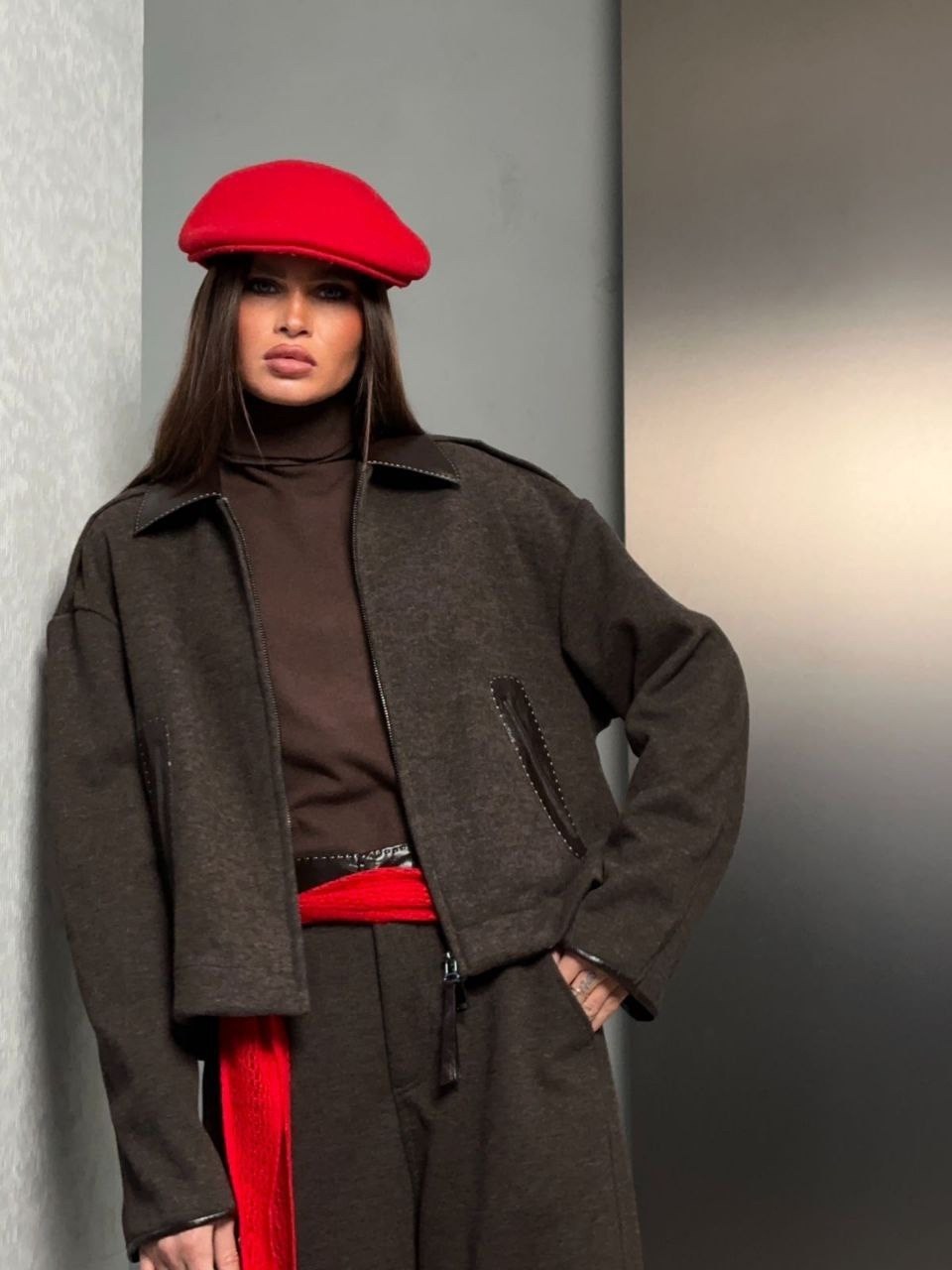 жакет стильный,брючный костюм,укороченный жакет из костюмной ткани шоколадного цвета annete a5210,женское пальто