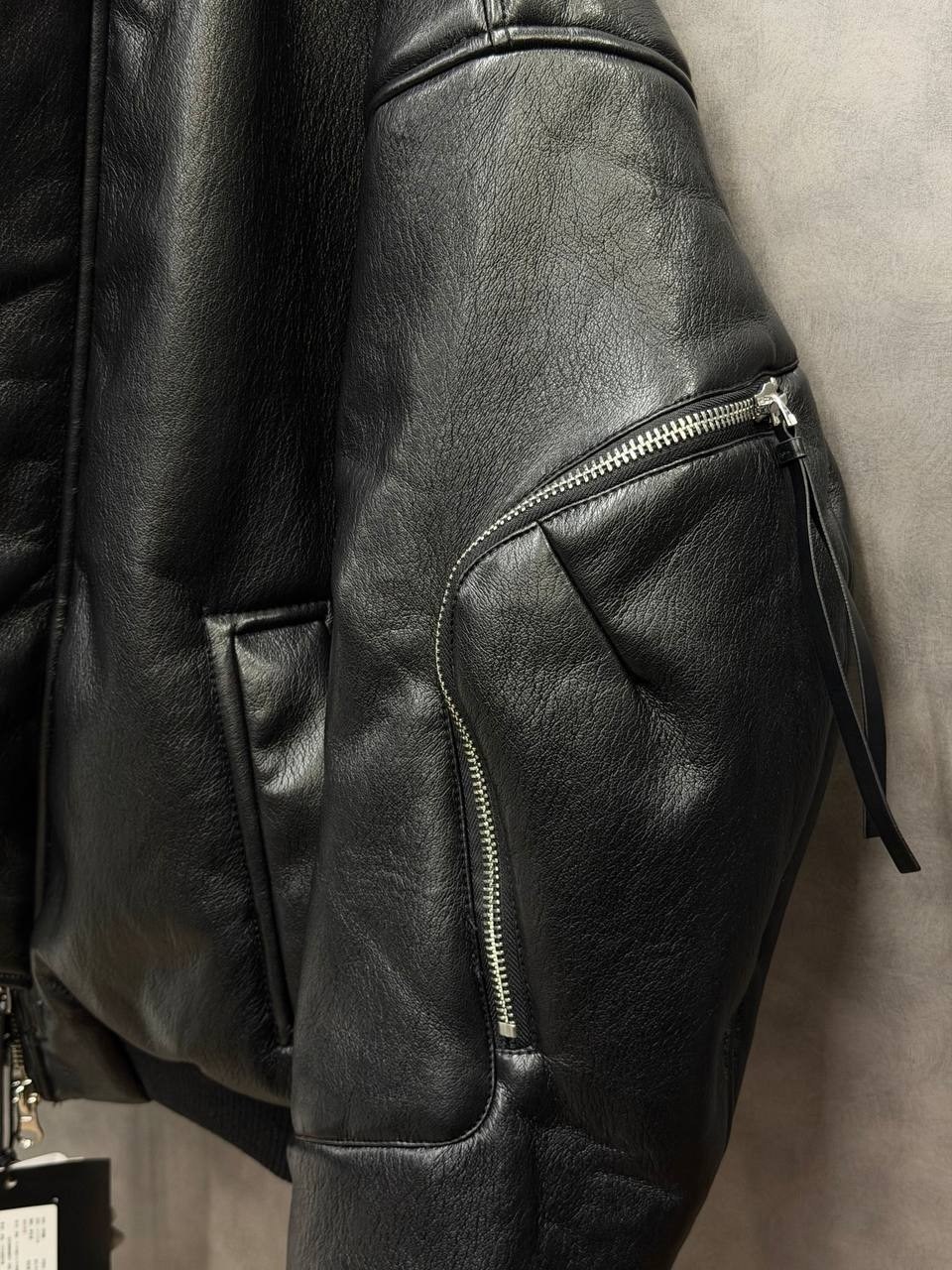 кожаная куртка,мужская кожаная куртка,куртка из искусственной кожи,oversized leather bomber jacket balenciaga,повседневная куртка