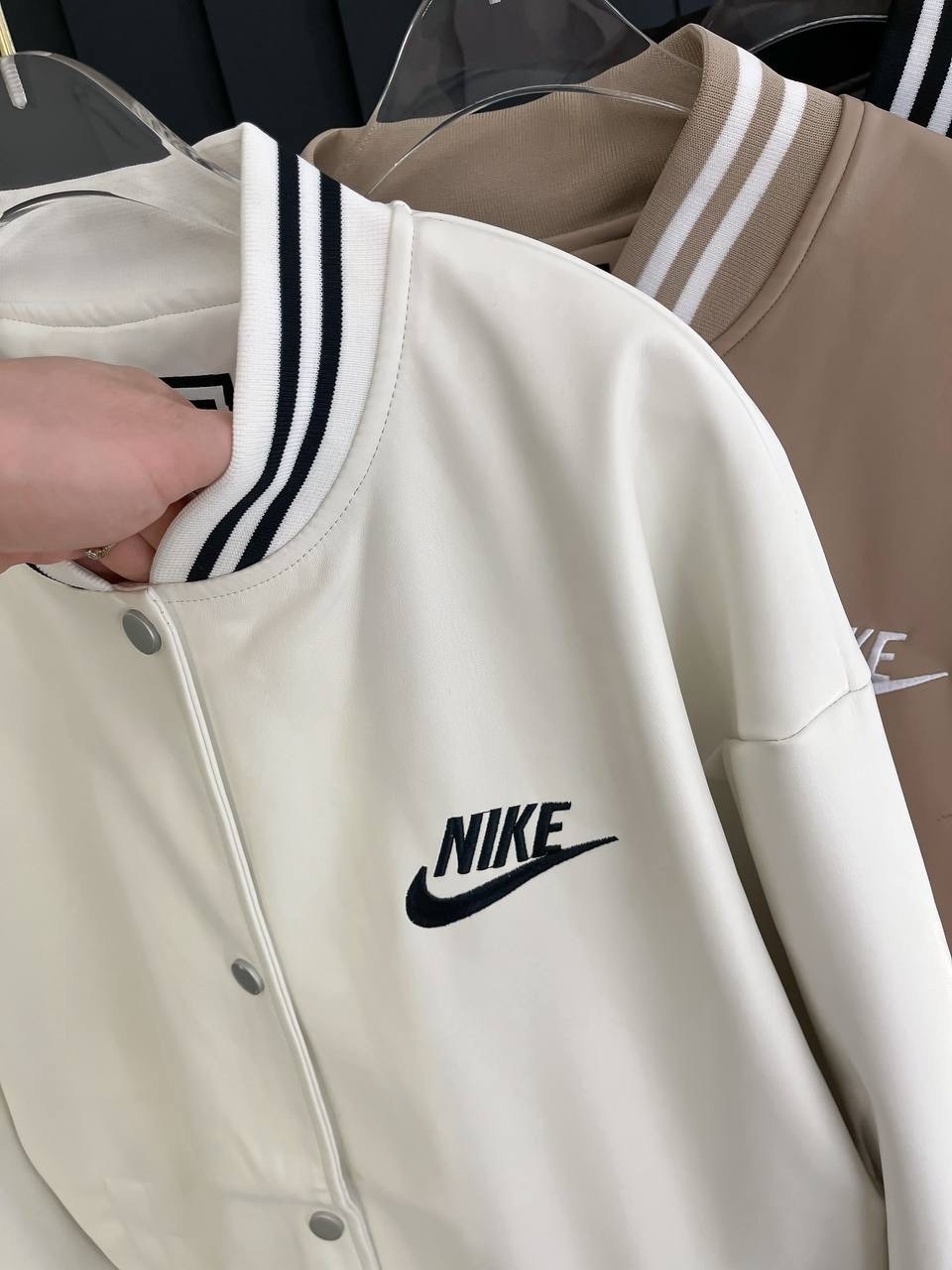 куртка бомбер,бейсбольная куртка,женская куртка бомбер,женский бомбер,куртка бомбер nike