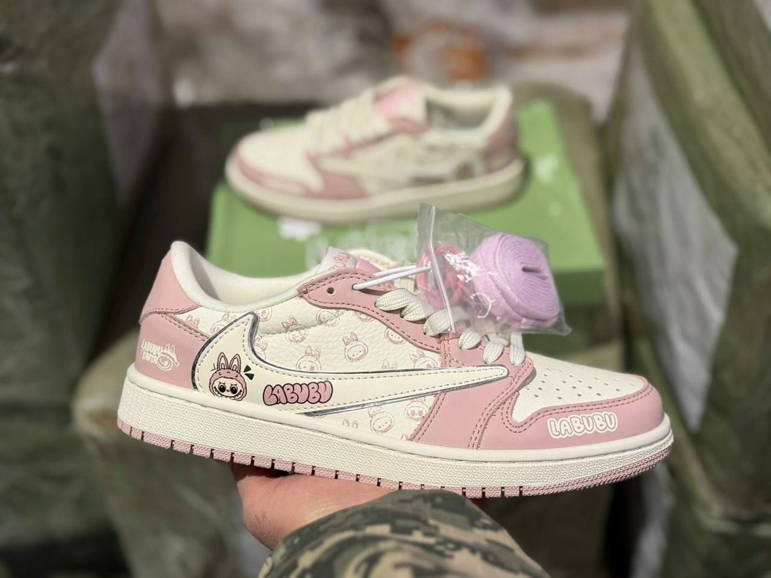 кроссовки nike air jordan 1 low x travis scott x labubu,кроссовки air jordan 1 low x travis scott 'shy pink' unisex,кроссовки,кроссовки nike air jordan 1 low,кроссовки air jordan 1