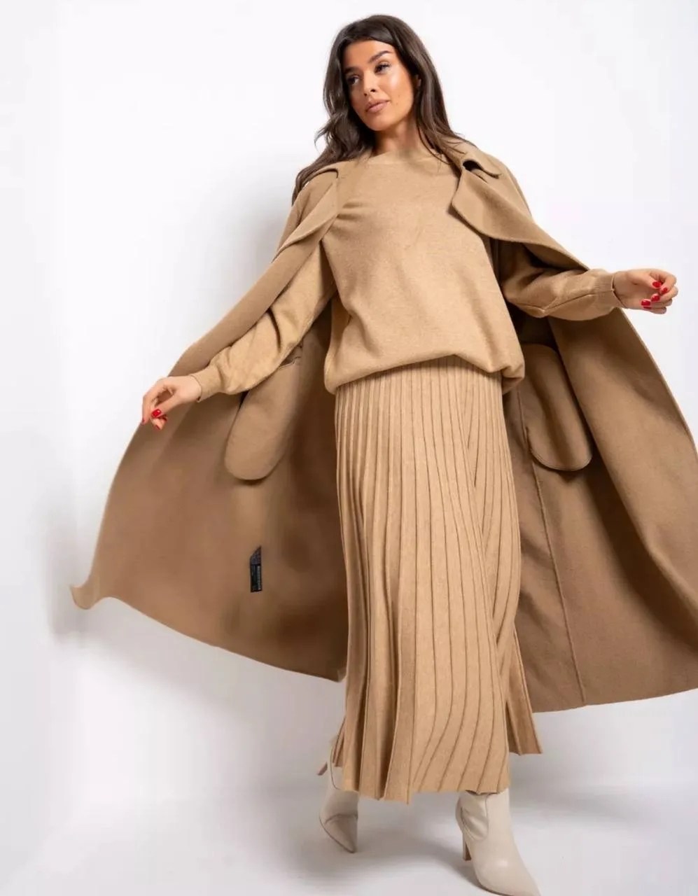 трикотажный костюм с плиссированной юбкой,вязаный костюм с юбкой,костюм юбка плиссе вязаный,трикотажный костюм с юбкой плиссе,костюм вязаный с юбкой женский