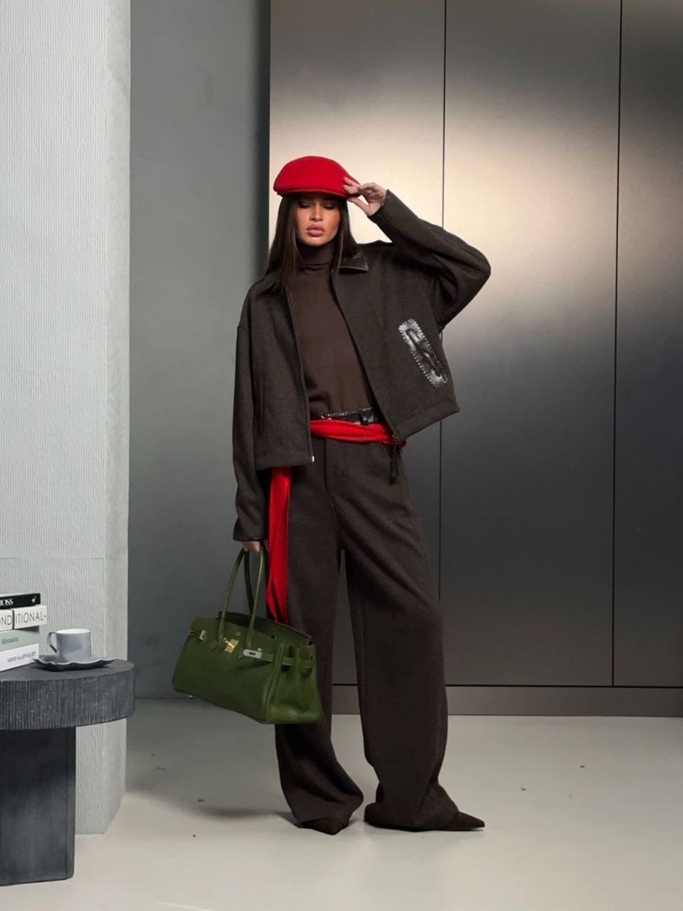 жакет стильный,брючный костюм,укороченный жакет из костюмной ткани шоколадного цвета annete a5210,женское пальто