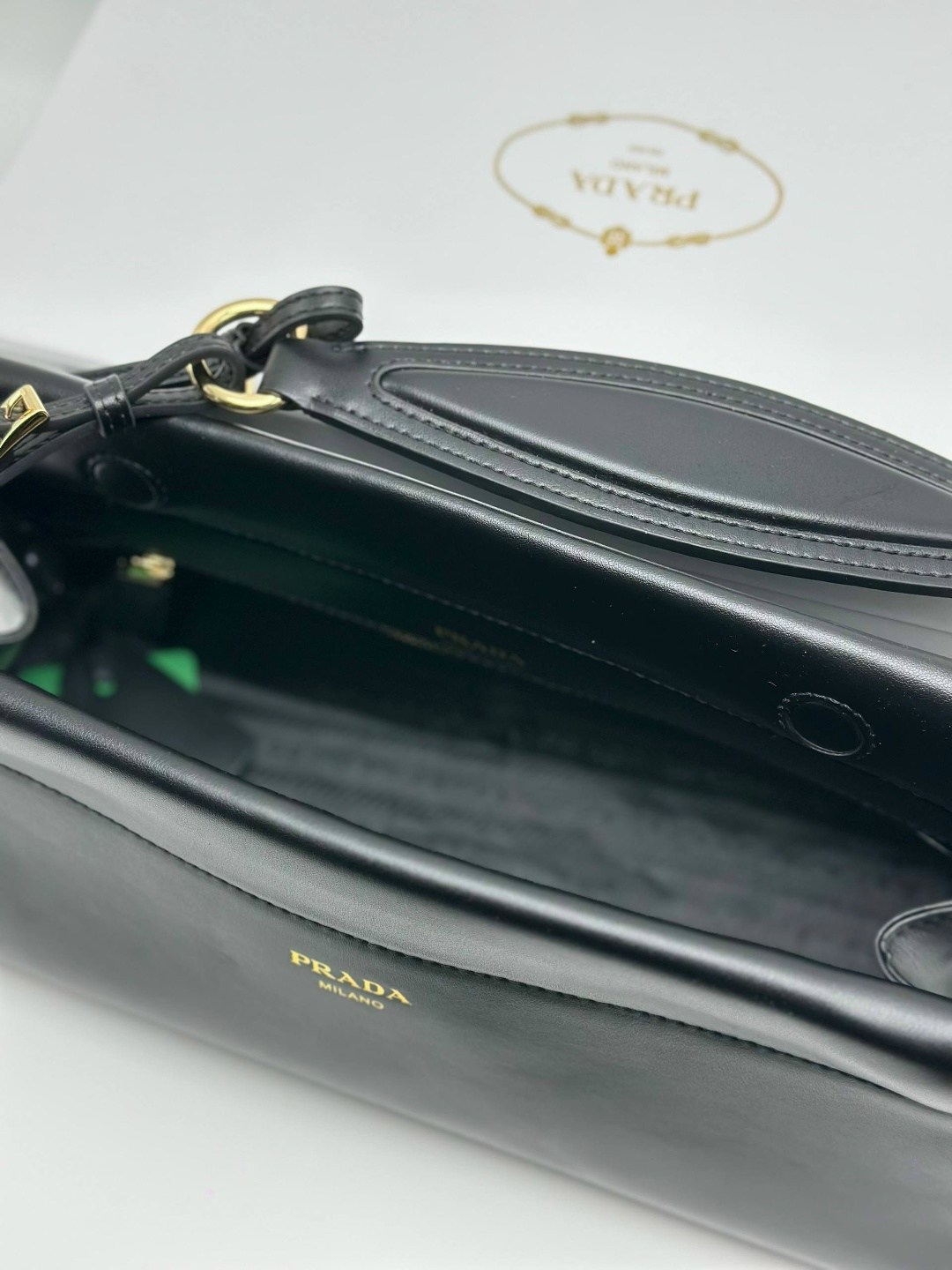 prada сумка на плечо,prada prada,сумка prada,сумка женская prada,сумка prada прада