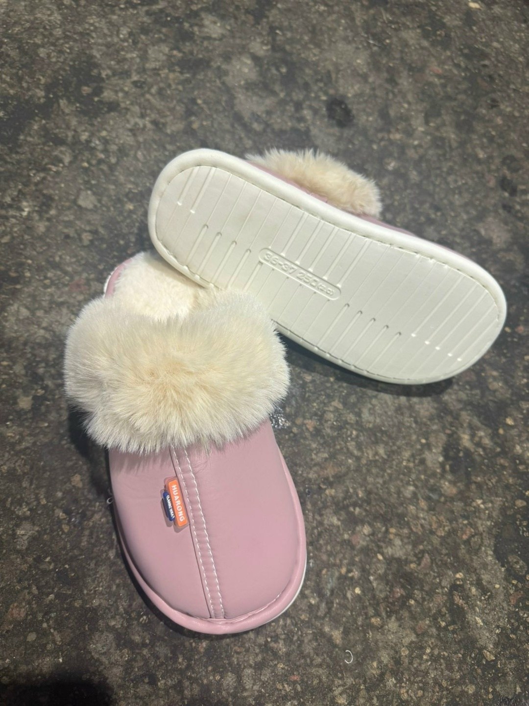 тапочки домашние теплые,теплые тапочки,зимние плюшевые теплые домашние кожаные тапочки,женские домашние тапочки,домашние тапочки