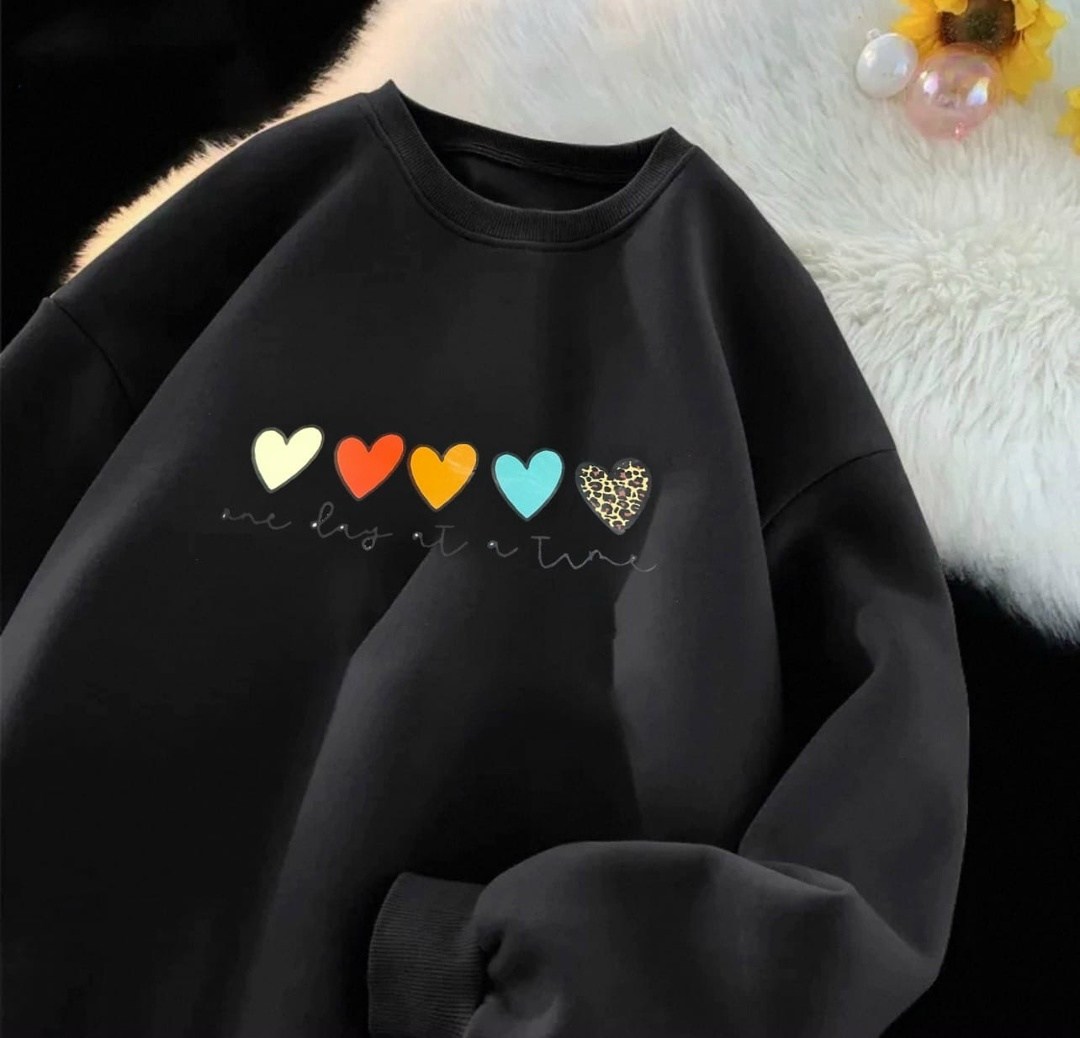 свитшот женский,свитшот на флис,повседневный свитшот,свитшот с принтом сердечком,модные свитшоты