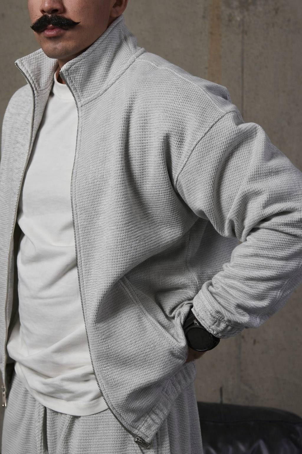 мужской спортивный костюм серого цвета,спортивный мужской костюм,спортивный костюм,костюм мужской,кофта мужская