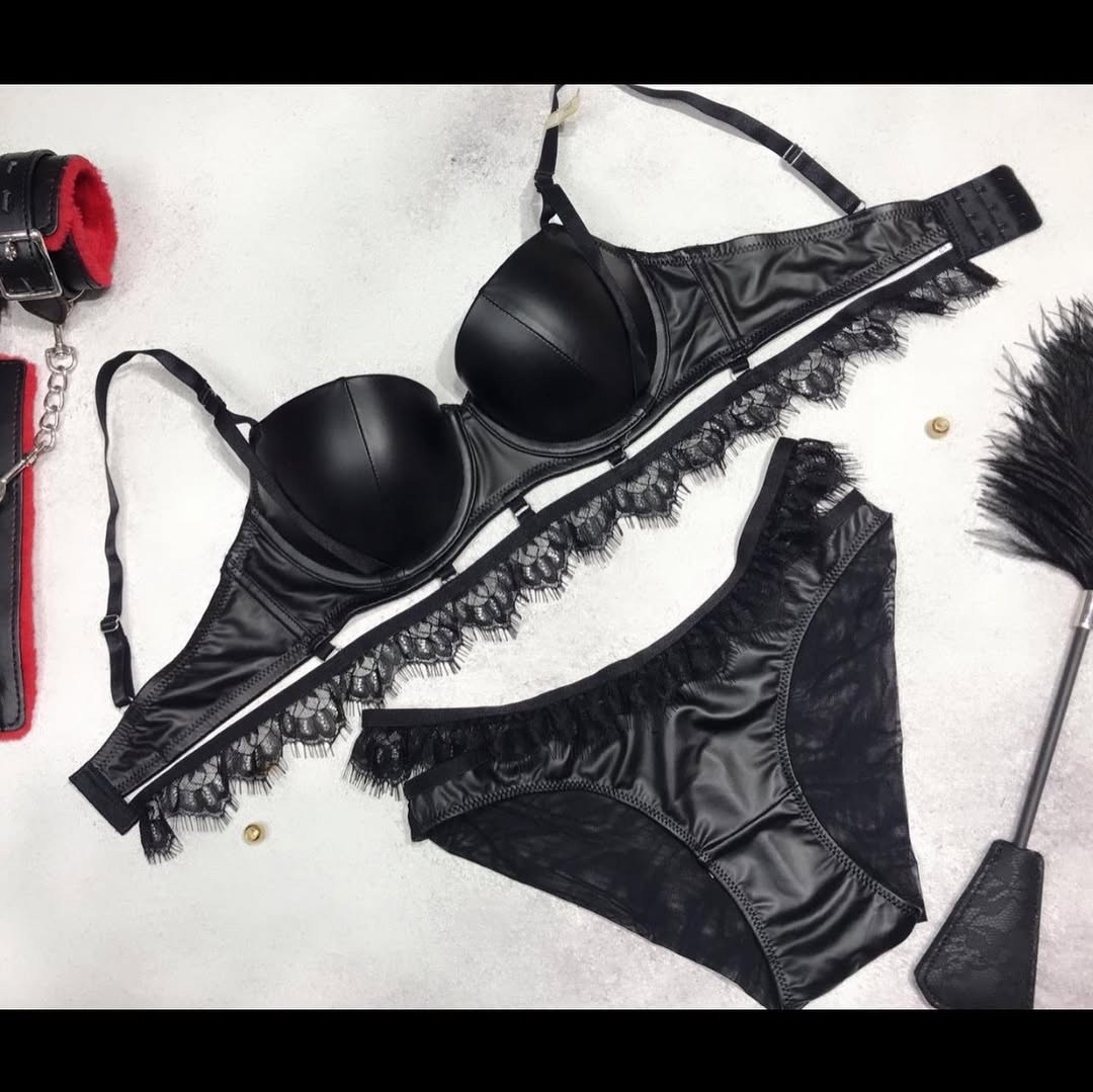 комплекты нижнего белья,комплект женского нижнего белья,нижнее белье кожаное,комплекты белье,кожаный комплект нижнего белья