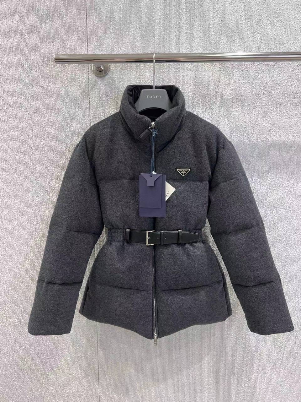 пуховик prada,женский пуховик prada,женский пуховик prada flannel,куртка prada,пуховик в стиле prada