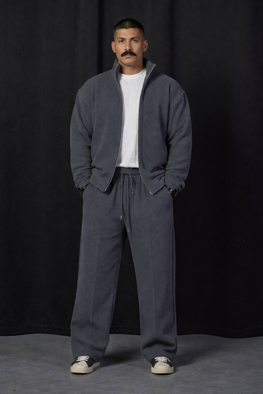 мужской спортивный костюм серого цвета,спортивный мужской костюм,спортивный костюм,костюм мужской,кофта мужская