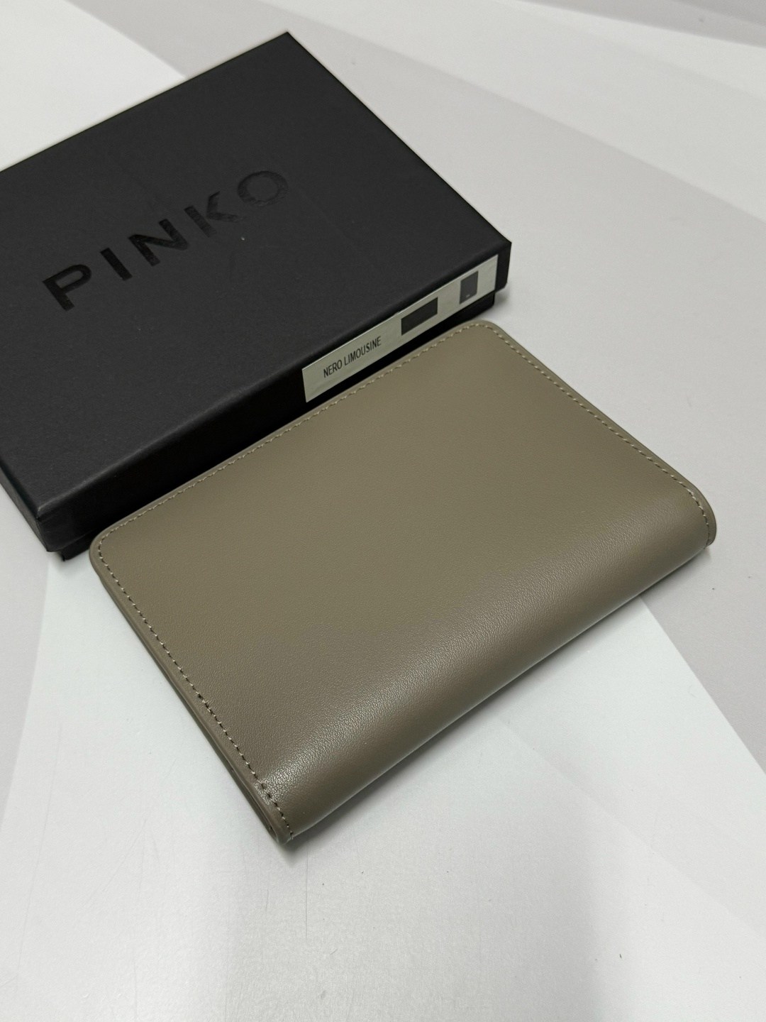 обложка для паспорта pinko,обложка для документов pinko,обложка на паспорт louis vuitton,кошельки для женщин,кошелек женский