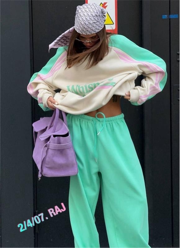 свитшот attire свободного кроя,женские костюмы оверсайз,костюм двойка в стиле oversize,оверсайз толстовка,свитшот attire