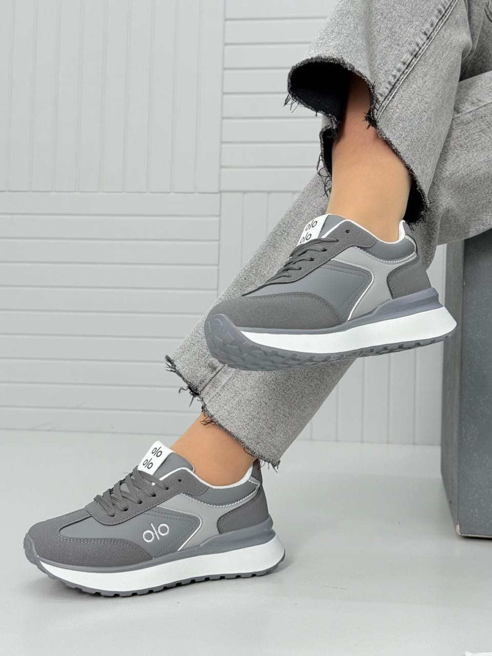 кроссовки,кроссовки женскиe,кроссовки для женщин,кроссовки модные,повседневные кроссовки