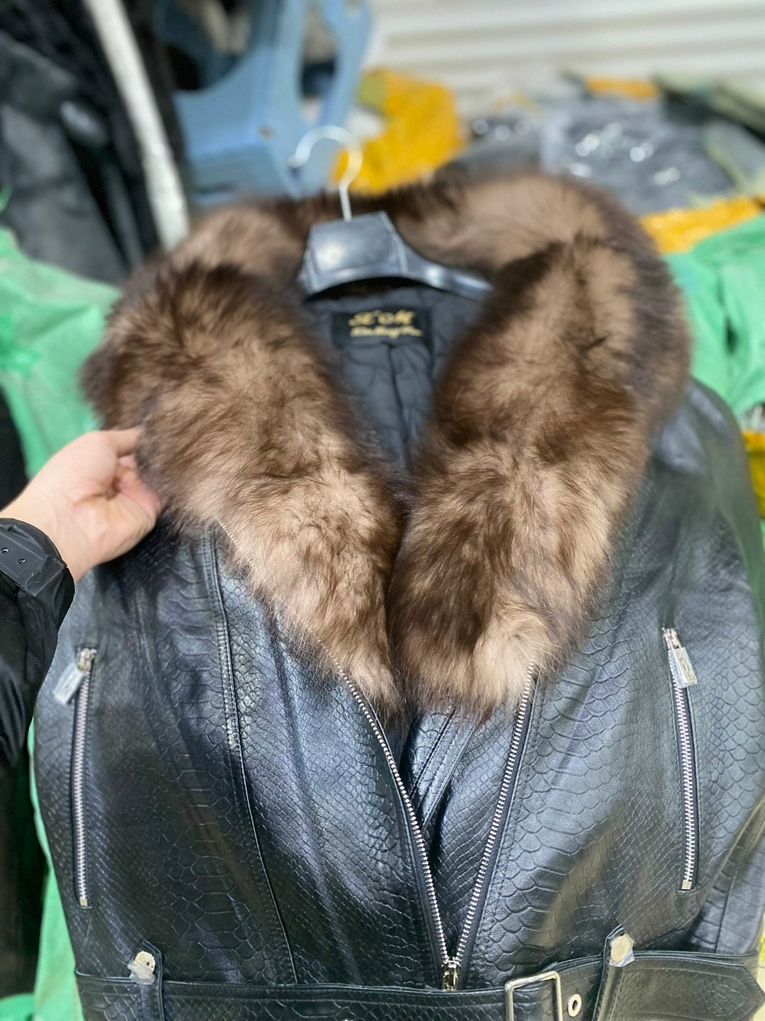 кожаная куртка с мехом,кожаная куртка женская с мехом,кожаная куртка с мехом песца,куртка с мехом,кожаная куртка с песцом