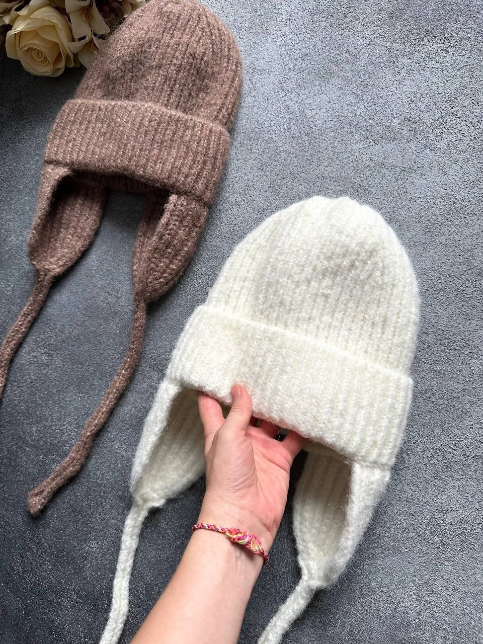 вязаные шапки,шапка-ушанка спицами,вязаная шапка зайка,детская вязаная шапка,детская шапка ушанка спицами