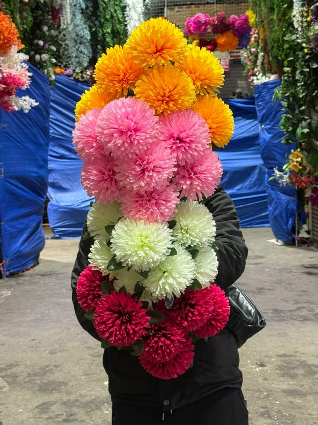 разноцветные хризантемы,хризантемы большие,хризантемы,цветок искусственная,искусственные хризантемы