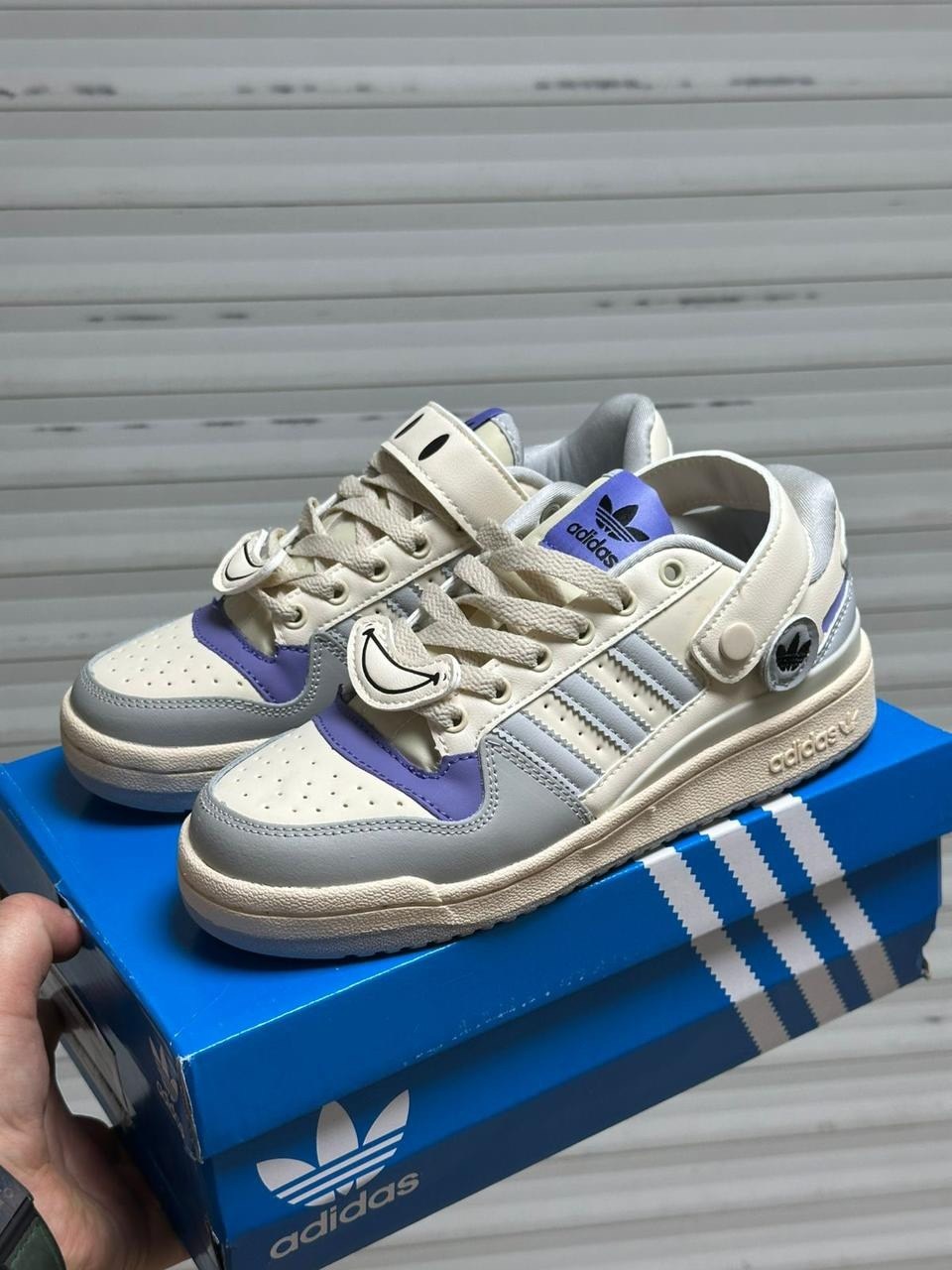 кроссовки bad bunny x adidas forum buckle low,кроссовки adidas,adidas forum 84 low bad bunny,кроссовки адидас forum low bad bunny,кроссовки adidas bad bunny